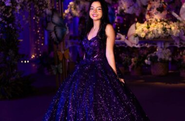 A noite mágica de Victoria: 15 anos com a elegância roxa