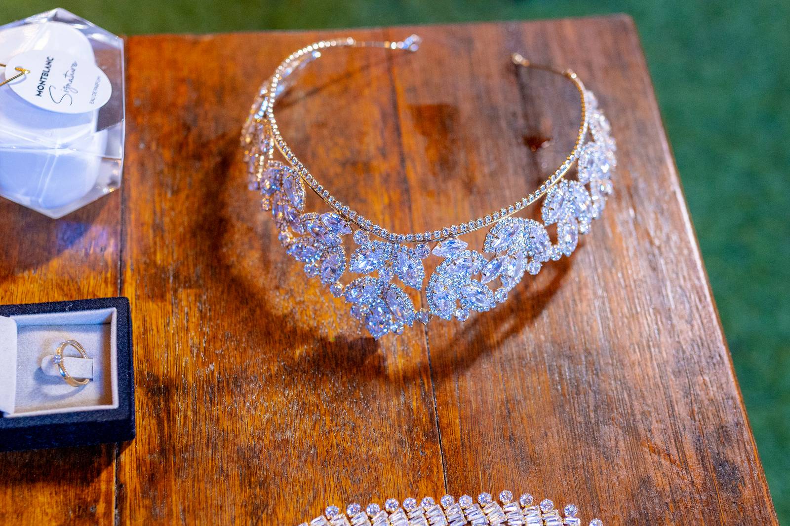 Tiara de cristais preparada para a festa de 15 anos com tema Aladdin