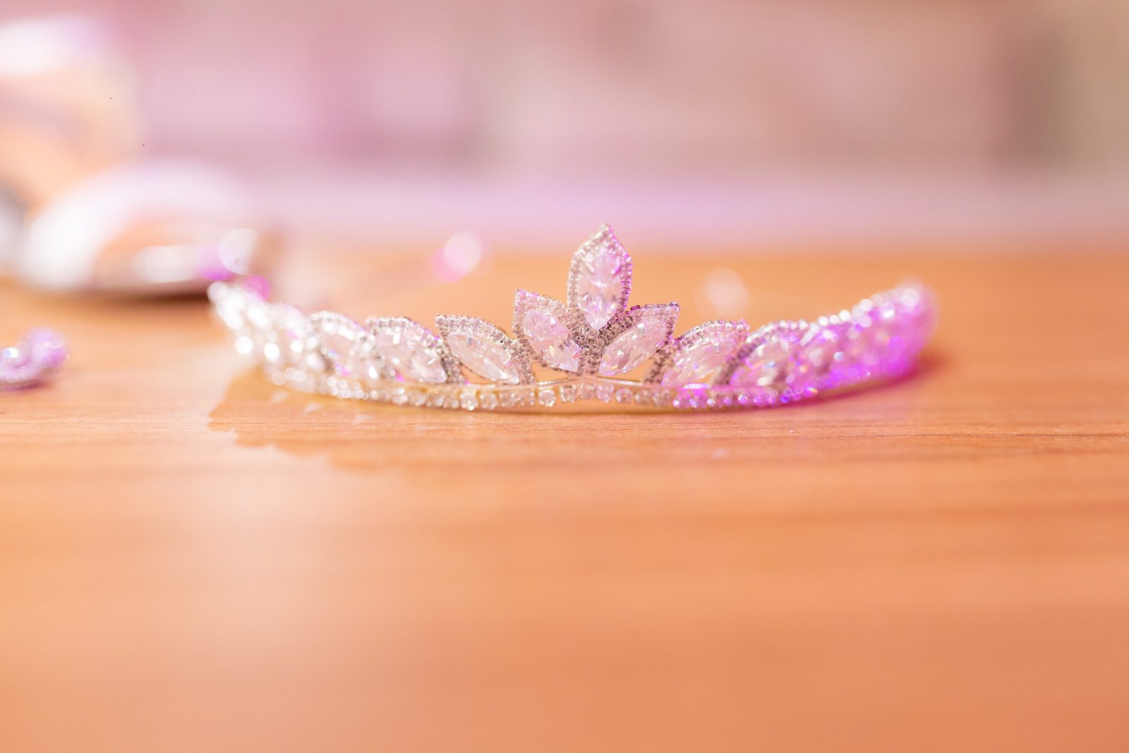 Tiara de cristais preparada para a festa de 15 anos com tema Rapunzel